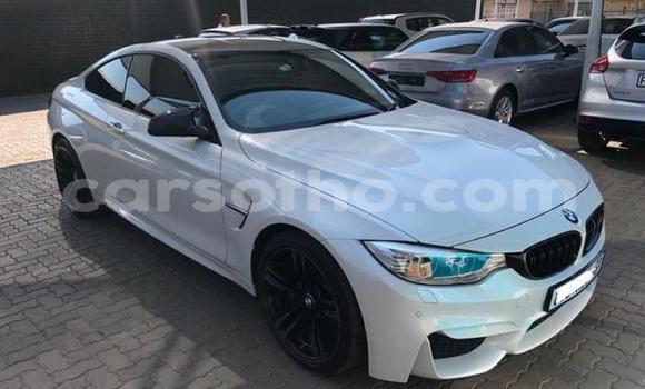 Sayi Na hannu BMW M4 White Mota in Maputsoe a Leribe Sayi Na hannu BMW M4 White Mota in Maputsoe a Leribe