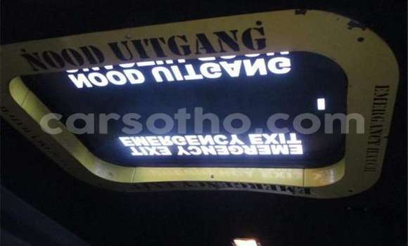 Sayi Na hannu IVECO Massif White Mota in Maseru a Maseru Sayi Na hannu IVECO Massif White Mota in Maseru a Maseru