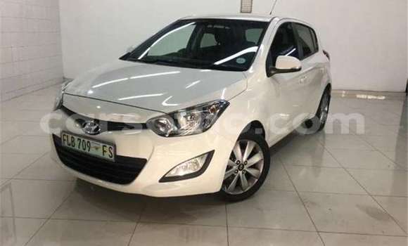 Sayi Na hannu Hyundai i20 White Mota in Maseru a Maseru Sayi Na hannu Hyundai i20 White Mota in Maseru a Maseru