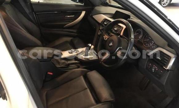 Acheter Occasion Voiture BMW 3–Series Blanc à Import - Dubai, Maseru Acheter Occasion Voiture BMW 3–Series Blanc à Import - Dubai, Maseru
