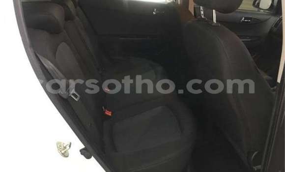 اشتري مستعمل Kia Cerato White سيارة في Maseru في Maseru اشتري مستعمل Kia Cerato White سيارة في Maseru في Maseru