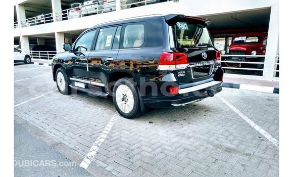 Sayi Imported Toyota Land Cruiser Black Mota in Import - Dubai a Maseru Sayi Imported Toyota Land Cruiser Black Mota in Import - Dubai a Maseru