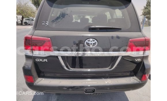 Sayi Imported Toyota Land Cruiser Black Mota in Import - Dubai a Maseru Sayi Imported Toyota Land Cruiser Black Mota in Import - Dubai a Maseru