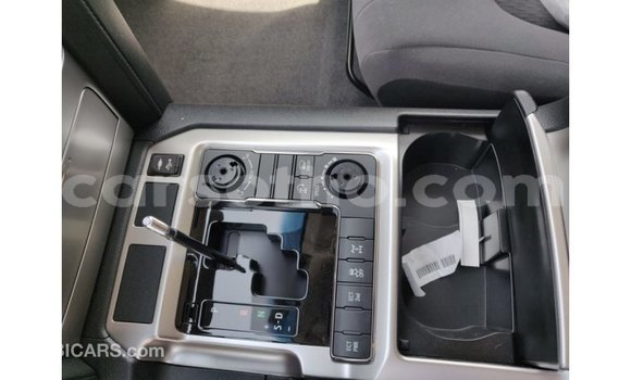 Sayi Imported Toyota Land Cruiser Black Mota in Import - Dubai a Maseru Sayi Imported Toyota Land Cruiser Black Mota in Import - Dubai a Maseru