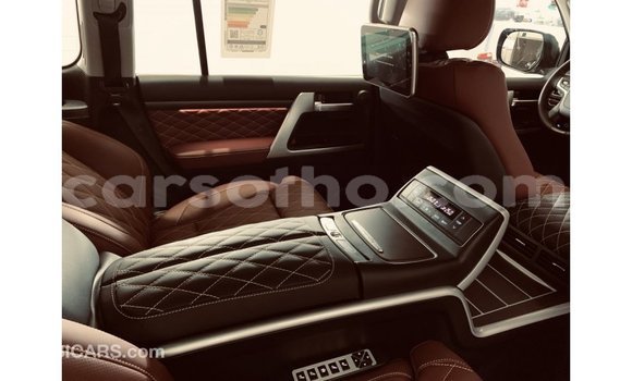 اشتري Imported Toyota Land Cruiser Black سيارة في Import - Dubai في Maseru اشتري Imported Toyota Land Cruiser Black سيارة في Import - Dubai في Maseru