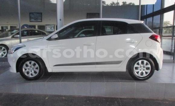 Sayi Na hannu Hyundai i20 White Mota in Hlotse a Leribe Sayi Na hannu Hyundai i20 White Mota in Hlotse a Leribe