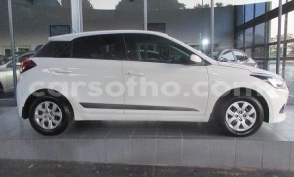 Sayi Na hannu Hyundai i20 White Mota in Hlotse a Leribe Sayi Na hannu Hyundai i20 White Mota in Hlotse a Leribe