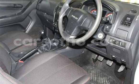 Sayi Na hannu Isuzu KB White Mota in Maseru a Maseru Sayi Na hannu Isuzu KB White Mota in Maseru a Maseru