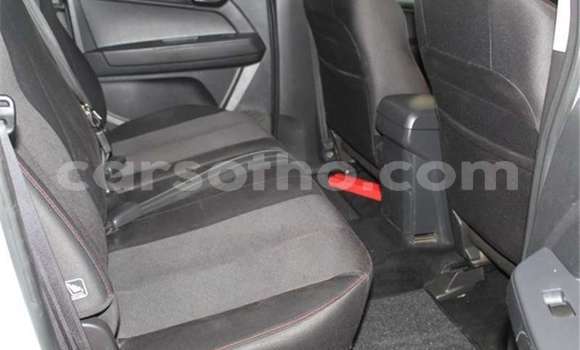 Sayi Na hannu Isuzu KB White Mota in Maseru a Maseru Sayi Na hannu Isuzu KB White Mota in Maseru a Maseru