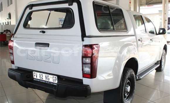 Sayi Na hannu Isuzu KB White Mota in Maseru a Maseru Sayi Na hannu Isuzu KB White Mota in Maseru a Maseru