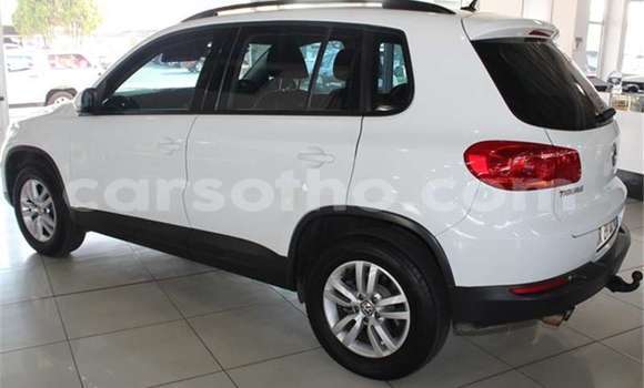 Sayi Na hannu Volkswagen Tiguan White Mota in Maseru a Maseru Sayi Na hannu Volkswagen Tiguan White Mota in Maseru a Maseru