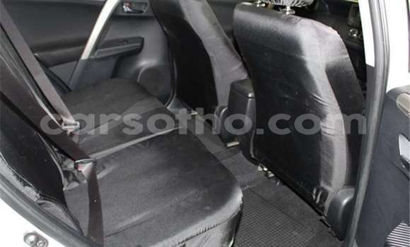 Sayi Na hannu Toyota RAV4 Silver Mota in Maseru a Maseru Sayi Na hannu Toyota RAV4 Silver Mota in Maseru a Maseru