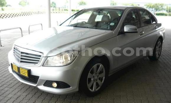 Acheter Occasion Voiture Mercedes-Benz C–Class Gris à Maputsoa, Leribe Acheter Occasion Voiture Mercedes-Benz C–Class Gris à Maputsoa, Leribe