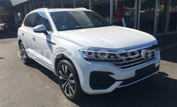 اشتري مستعمل Volkswagen Touareg White سيارة في Teyateyaneng في Berea اشتري مستعمل Volkswagen Touareg White سيارة في Teyateyaneng في Berea