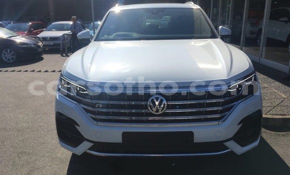 اشتري مستعمل Volkswagen Touareg White سيارة في Teyateyaneng في Berea اشتري مستعمل Volkswagen Touareg White سيارة في Teyateyaneng في Berea
