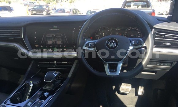 اشتري مستعمل Volkswagen Touareg White سيارة في Teyateyaneng في Berea اشتري مستعمل Volkswagen Touareg White سيارة في Teyateyaneng في Berea