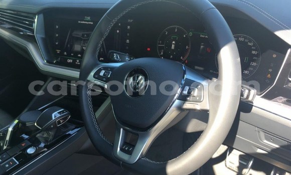 اشتري مستعمل Volkswagen Touareg White سيارة في Teyateyaneng في Berea اشتري مستعمل Volkswagen Touareg White سيارة في Teyateyaneng في Berea