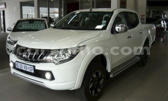 اشتري مستعمل Mitsubishi Triton White سيارة في Maseru في Maseru اشتري مستعمل Mitsubishi Triton White سيارة في Maseru في Maseru