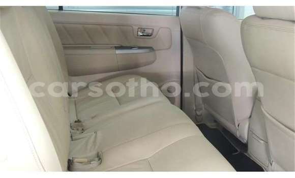 Sayi Na hannu Toyota Fortuner White Mota in Maseru a Maseru Sayi Na hannu Toyota Fortuner White Mota in Maseru a Maseru