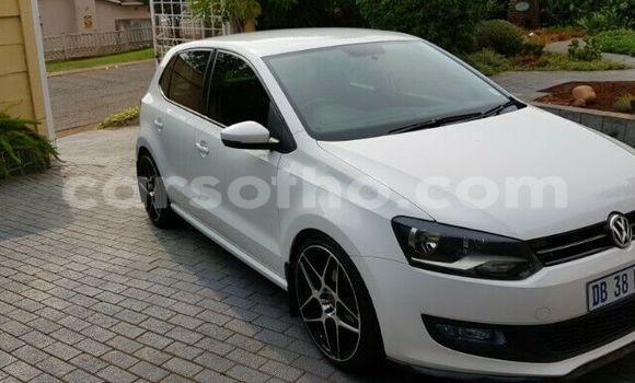 Acheter Occasion Voiture Volkswagen Polo Blanc à Maseru, Maseru Acheter Occasion Voiture Volkswagen Polo Blanc à Maseru, Maseru