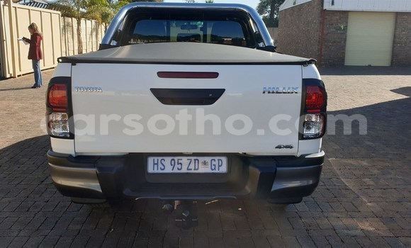 اشتري مستعمل Toyota Hilux White سيارة في Maseru في Maseru اشتري مستعمل Toyota Hilux White سيارة في Maseru في Maseru