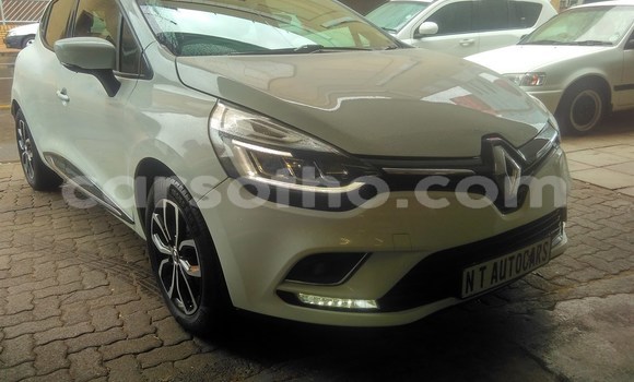 Buy Used Renault Clio White Car in Maseru in Maseru Buy Used Renault Clio White Car in Maseru in Maseru