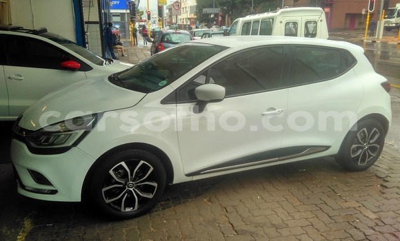 Buy Used Renault Clio White Car in Maseru in Maseru Buy Used Renault Clio White Car in Maseru in Maseru