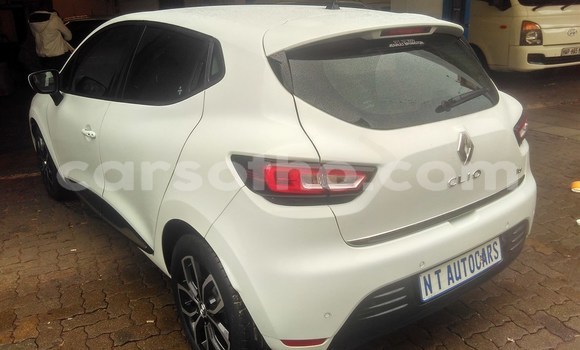 Buy Used Renault Clio White Car in Maseru in Maseru Buy Used Renault Clio White Car in Maseru in Maseru
