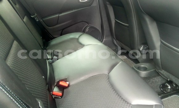 Buy Used Renault Clio White Car in Maseru in Maseru Buy Used Renault Clio White Car in Maseru in Maseru