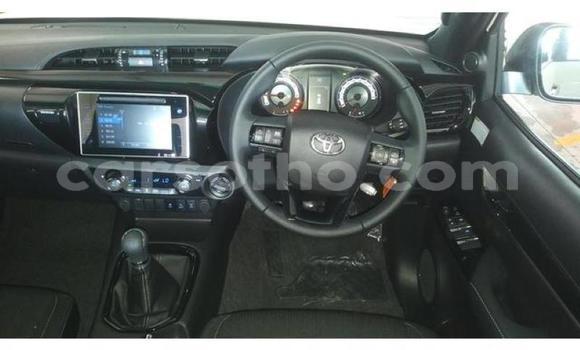 Acheter Occasion Voiture Toyota Hilux Blanc à Mokhotlong, Berea Acheter Occasion Voiture Toyota Hilux Blanc à Mokhotlong, Berea