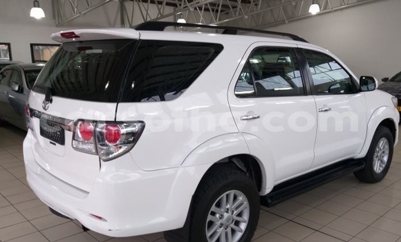Buy Used Toyota Fortuner White Car in Maseru in Maseru Buy Used Toyota Fortuner White Car in Maseru in Maseru