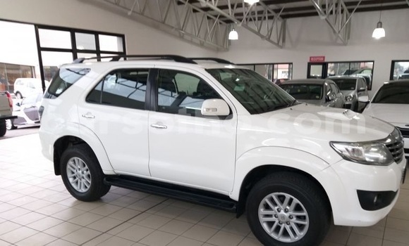 Buy Used Toyota Fortuner White Car in Maseru in Maseru Buy Used Toyota Fortuner White Car in Maseru in Maseru