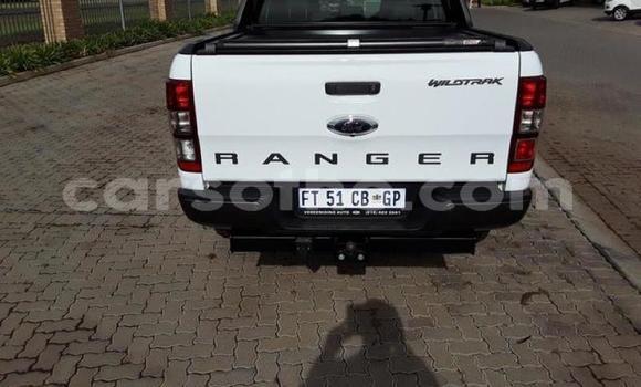 Sayi Na hannu Ford Ranger White Mota in Maseru a Maseru Sayi Na hannu Ford Ranger White Mota in Maseru a Maseru