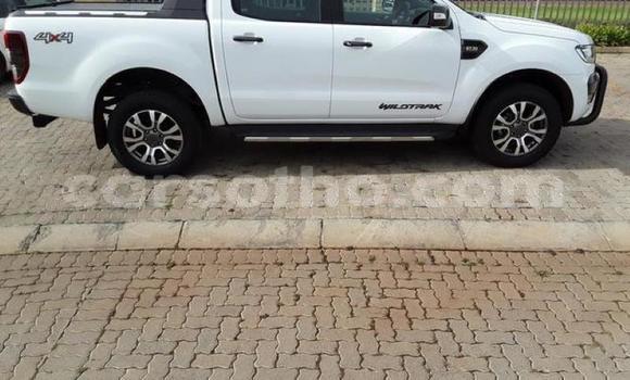 Sayi Na hannu Ford Ranger White Mota in Maseru a Maseru Sayi Na hannu Ford Ranger White Mota in Maseru a Maseru