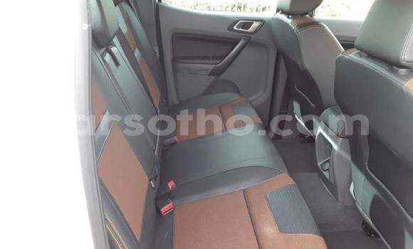 Sayi Na hannu Ford Ranger White Mota in Maseru a Maseru Sayi Na hannu Ford Ranger White Mota in Maseru a Maseru