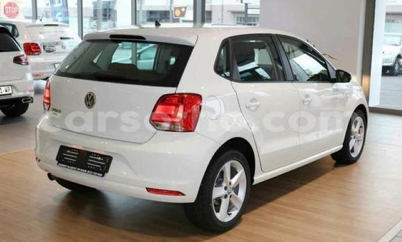 اشتري مستعمل Volkswagen Polo White سيارة في Maseru في Maseru اشتري مستعمل Volkswagen Polo White سيارة في Maseru في Maseru