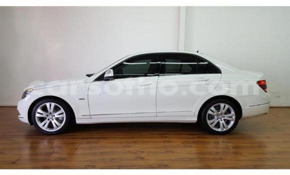 Acheter Occasion Voiture Mercedes-Benz C–Class Blanc à Maseru, Maseru Acheter Occasion Voiture Mercedes-Benz C–Class Blanc à Maseru, Maseru