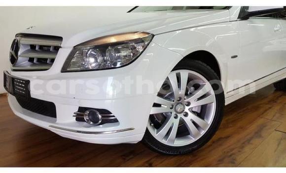 Acheter Occasion Voiture Mercedes-Benz C–Class Blanc à Maseru, Maseru Acheter Occasion Voiture Mercedes-Benz C–Class Blanc à Maseru, Maseru