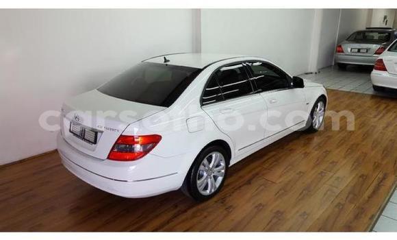 Acheter Occasion Voiture Mercedes-Benz C–Class Blanc à Maseru, Maseru Acheter Occasion Voiture Mercedes-Benz C–Class Blanc à Maseru, Maseru
