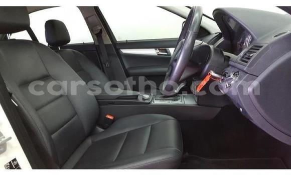 Acheter Occasion Voiture Mercedes-Benz C–Class Blanc à Maseru, Maseru Acheter Occasion Voiture Mercedes-Benz C–Class Blanc à Maseru, Maseru