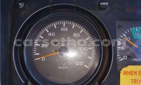 اشتري مستعمل Nissan UD White شاحنة في Maputsoe في Leribe اشتري مستعمل Nissan UD White شاحنة في Maputsoe في Leribe