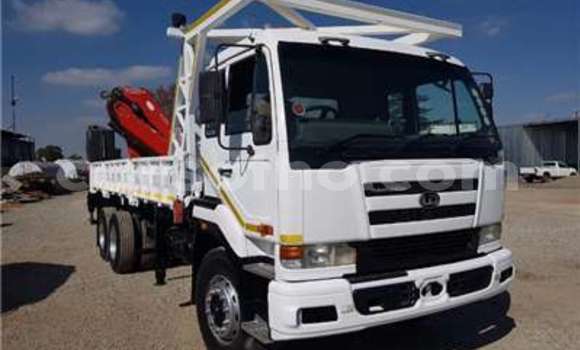 اشتري مستعمل Nissan UD White شاحنة في Maputsoe في Leribe اشتري مستعمل Nissan UD White شاحنة في Maputsoe في Leribe
