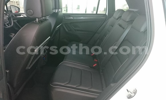 اشتري مستعمل Volkswagen Tiguan White سيارة في Mohale's Hoek في Mohale's Hoek اشتري مستعمل Volkswagen Tiguan White سيارة في Mohale's Hoek في Mohale's Hoek