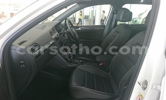 اشتري مستعمل Volkswagen Tiguan White سيارة في Mohale's Hoek في Mohale's Hoek اشتري مستعمل Volkswagen Tiguan White سيارة في Mohale's Hoek في Mohale's Hoek