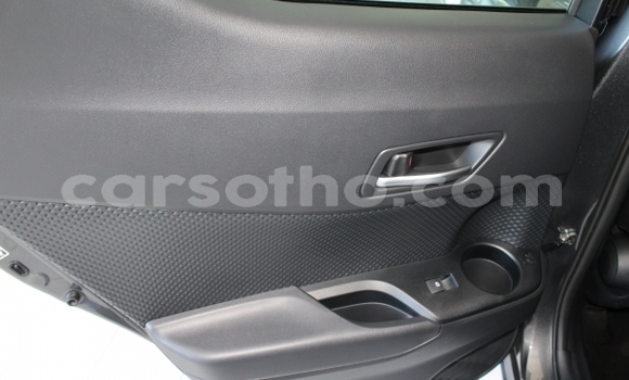 Buy Used Toyota C-HR White Car in Maputsoe in Leribe Buy Used Toyota C-HR White Car in Maputsoe in Leribe