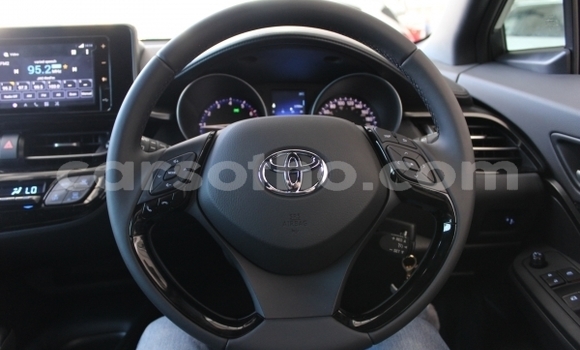Buy Used Toyota C-HR White Car in Maputsoe in Leribe Buy Used Toyota C-HR White Car in Maputsoe in Leribe