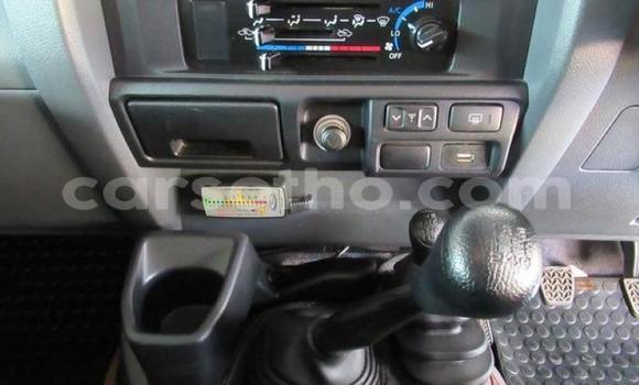 Sayi Na hannu Toyota Land Cruiser Beige Mota in Maputsoa a Leribe Sayi Na hannu Toyota Land Cruiser Beige Mota in Maputsoa a Leribe