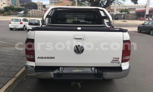 Sayi Na hannu Volkswagen Amarok White Mota in Maseru a Maseru Sayi Na hannu Volkswagen Amarok White Mota in Maseru a Maseru