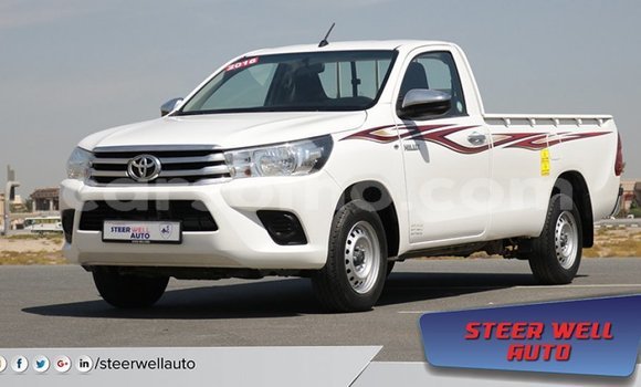 Sayi Imported Toyota Hilux White Mota in Import - Dubai a Maseru Sayi Imported Toyota Hilux White Mota in Import - Dubai a Maseru