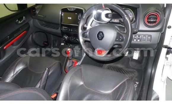 Buy Used Renault Clio White Car in Roma in Maseru Buy Used Renault Clio White Car in Roma in Maseru